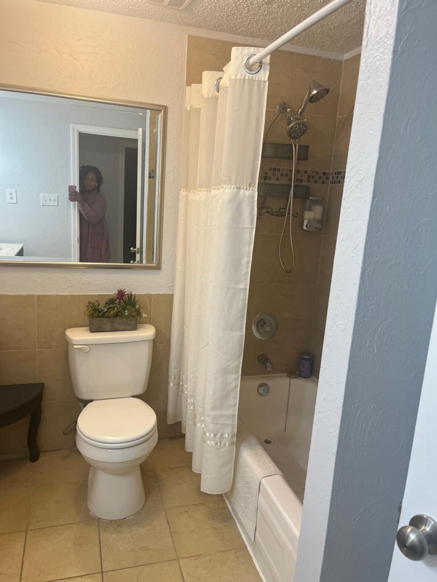 Jolly Accommodations & Suite-Sleeps 10 Memphis Eksteriør billede